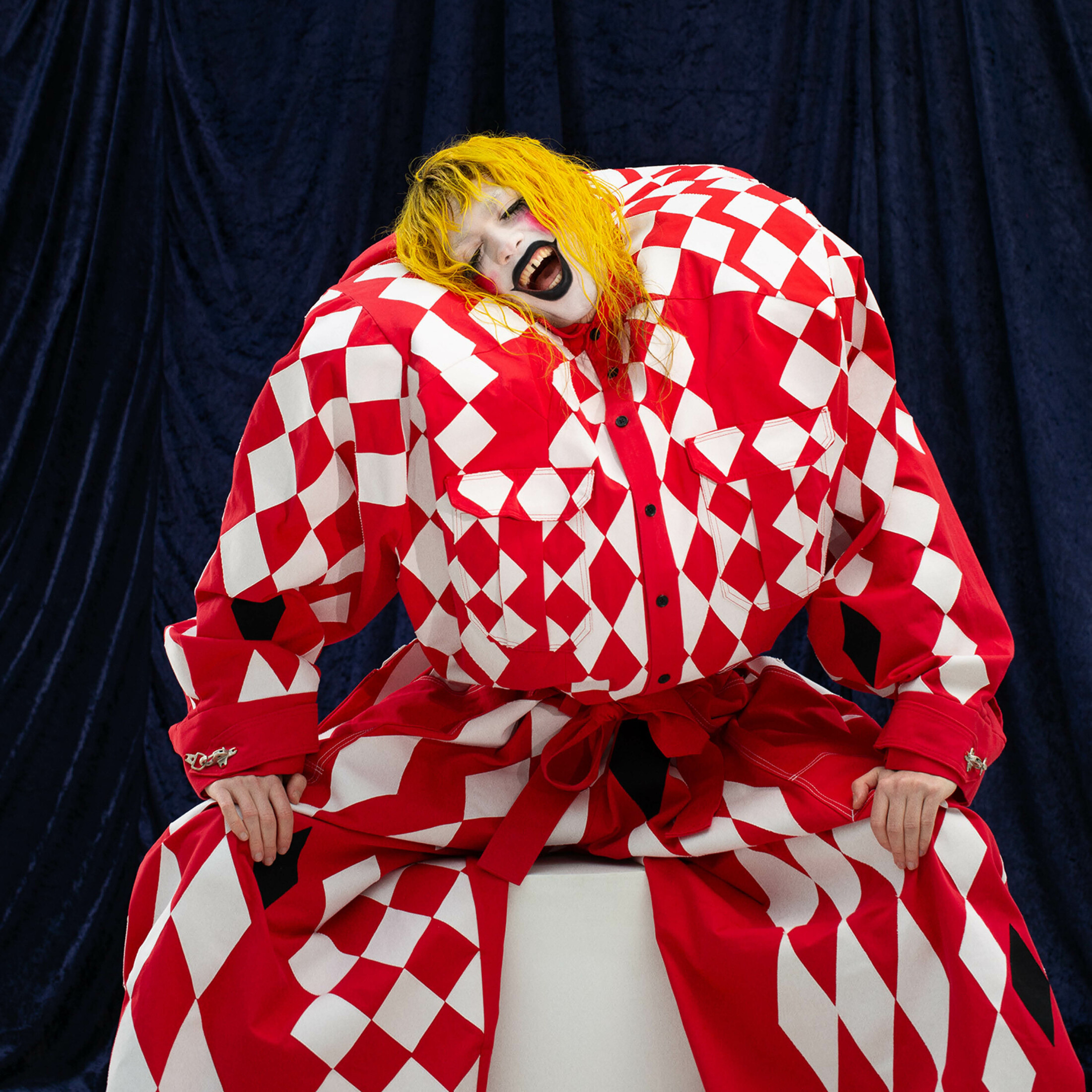 Model: Drag Couenne — Look: Marie Scerri 